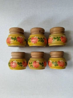 Coquetiers bois tourné décor floral peint à la main fabrication artisanale