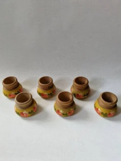 Coquetiers bois tourné décor floral peint à la main fabrication artisanale