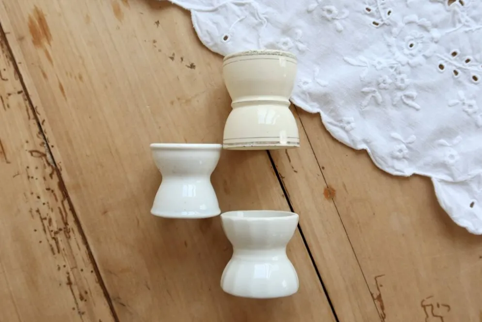 3 coquetiers diabolo vintage dépareillées faïence