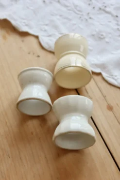 3 coquetiers diabolo vintage dépareillées faïence