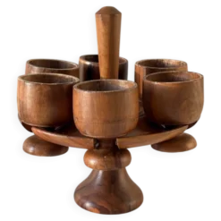 Coquetiers en bois sur support