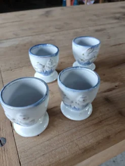 4 coquetiers en céramique