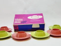 6 coquetiers en plastique vintage années 1960 Schumm Plastic Style neuf en boîte
