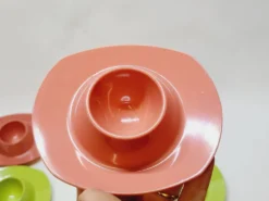 6 coquetiers en plastique vintage années 1960 Schumm Plastic Style neuf en boîte
