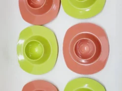 6 coquetiers en plastique vintage années 1960 Schumm Plastic Style neuf en boîte