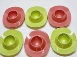 6 coquetiers en plastique vintage années 1960 Schumm Plastic Style neuf en boîte
