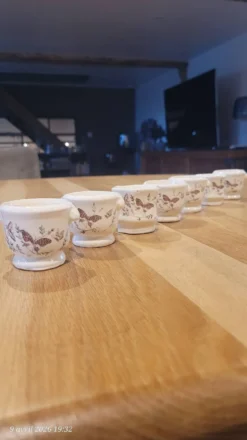 7 coquetiers en porcelaine