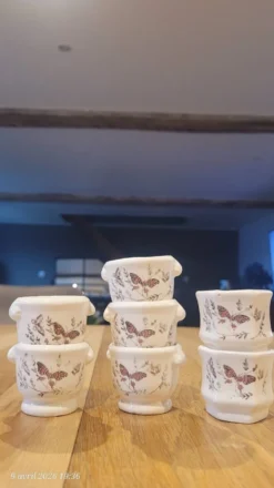 7 coquetiers en porcelaine