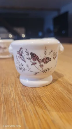 7 coquetiers en porcelaine
