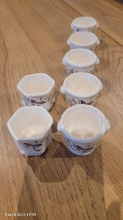 7 coquetiers en porcelaine