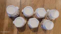 7 coquetiers en porcelaine