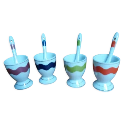 Coquetiers en porcelaine avec cuillères