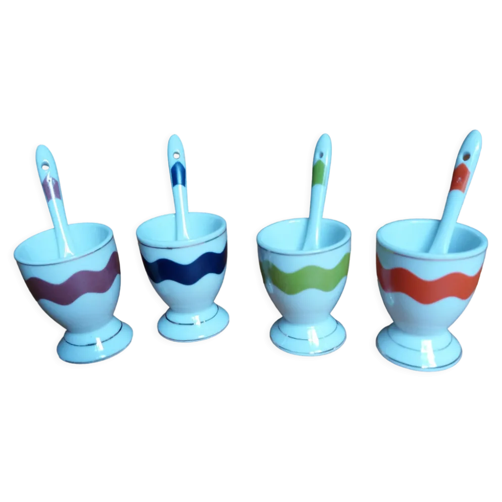 Coquetiers en porcelaine avec cuillères