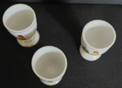 Coquetiers en porcelaine décor coq série de trois