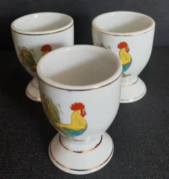 Coquetiers en porcelaine décor coq série de trois