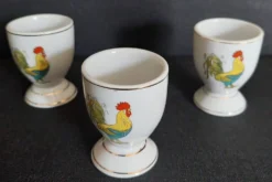 Coquetiers en porcelaine décor coq série de trois