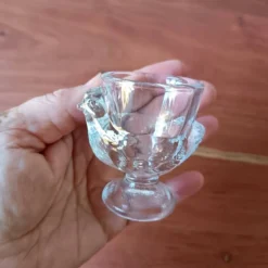 4 coquetiers en verre formant une poule, France 1980
