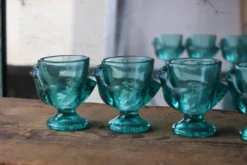 5 coquetiers en verre opalin moulé – décor poussin verrerie d'Arques