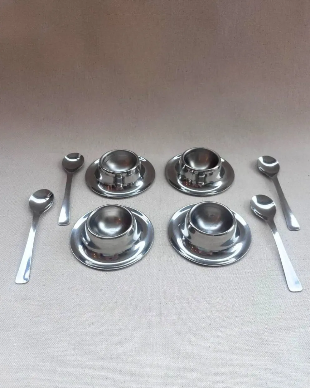 Coquetiers et cuillères