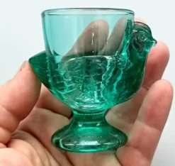 3 coquetiers français vintage verre turquoise forme poule luminarc