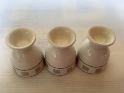 3 coquetiers motifs géométriques beige et marron