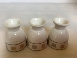 3 coquetiers motifs géométriques beige et marron
