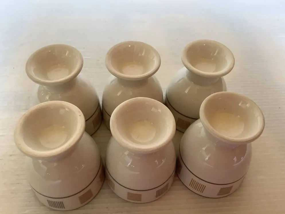 6 coquetiers motifs géométriques beige et marron