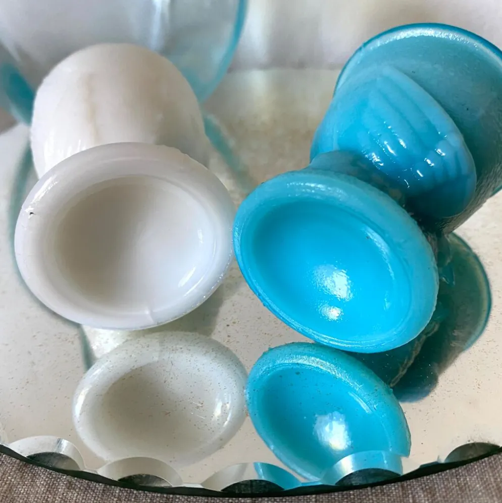 Coquetiers poule ancien en opaline