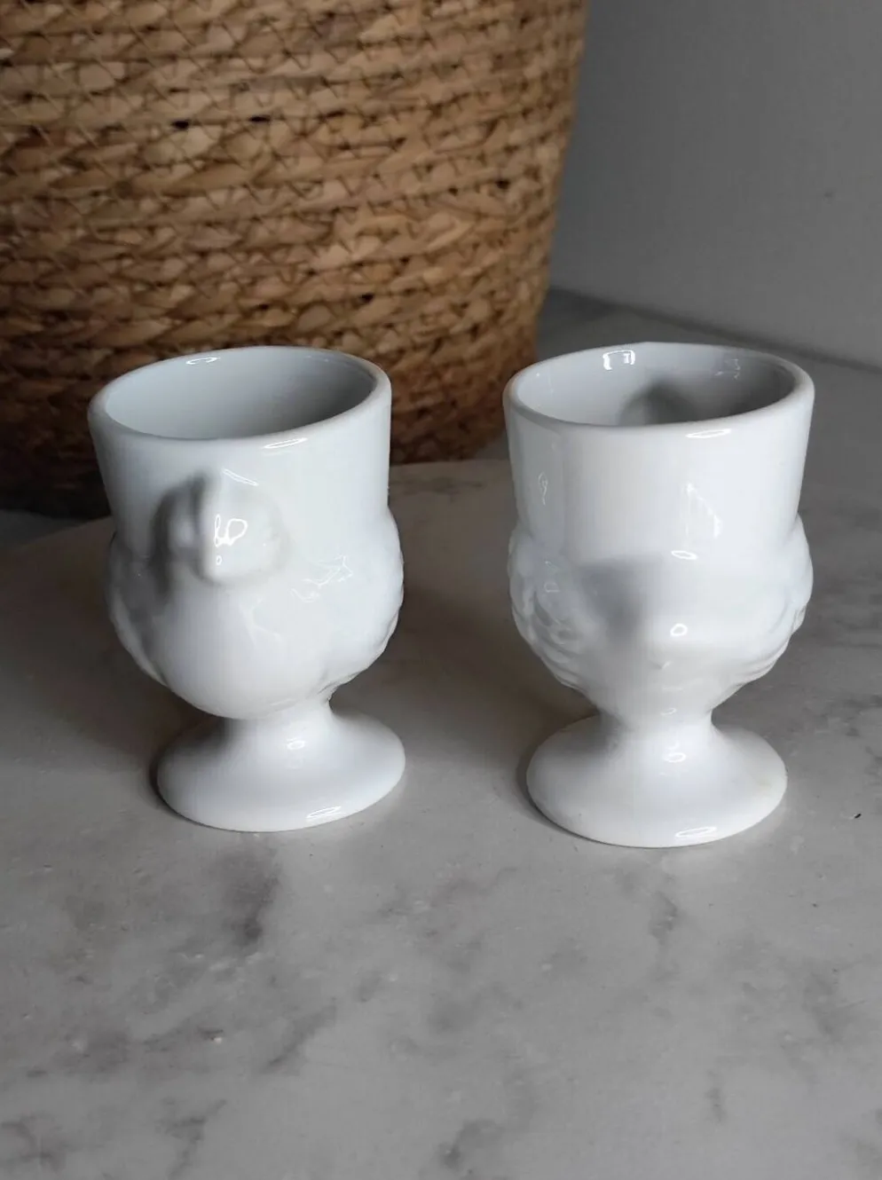 Coquetiers poule en porcelaine blanche