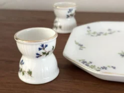 Coquetiers sur plateau en porcelaine de Limoges Bernardaud décor barbeau