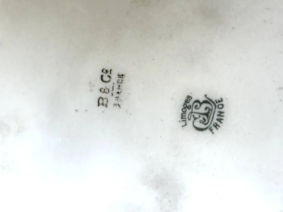 Coquetiers sur plateau en porcelaine de Limoges Bernardaud décor barbeau