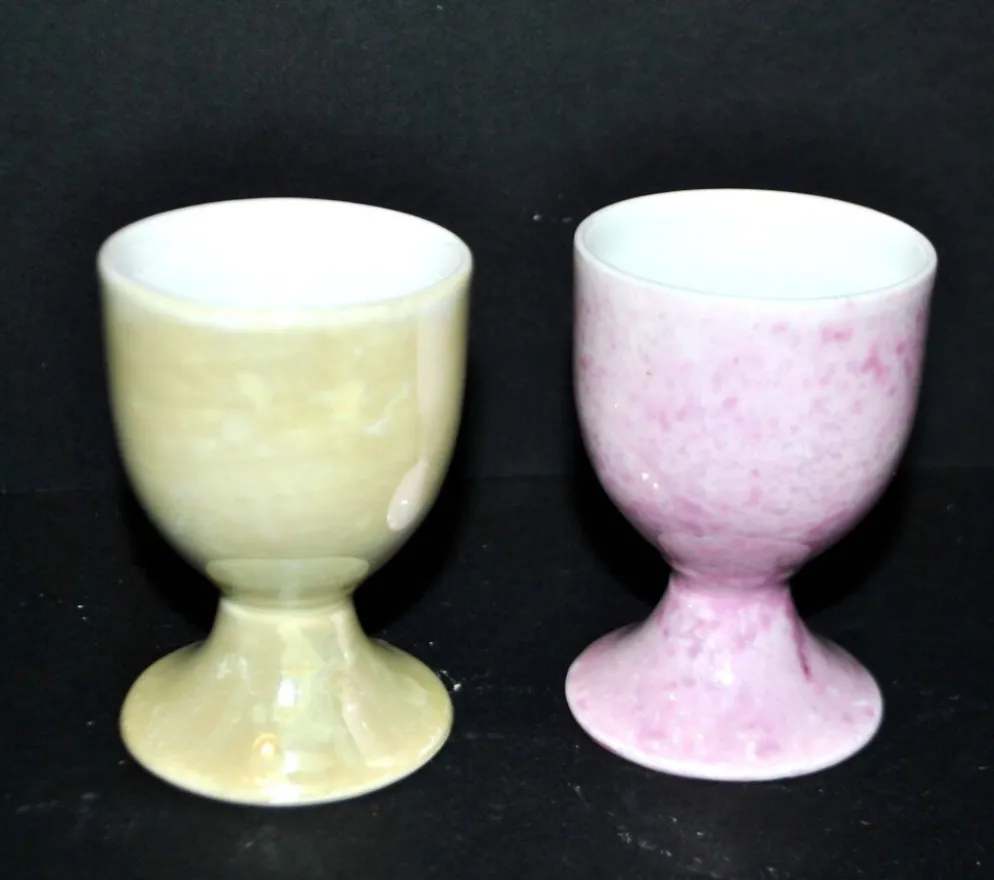 2 coquetiers vintage en porcelaine jaune et rose