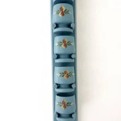6 Coquetiers vintage sur étagère murale