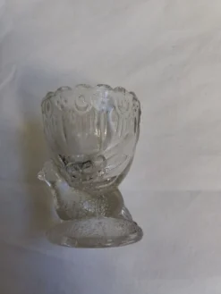Coquetier verre moulé oiseau pigeon