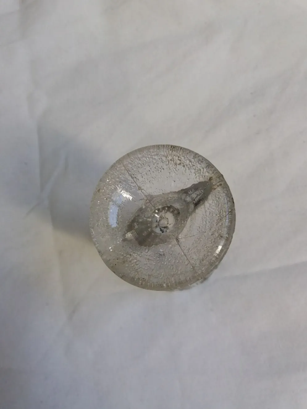 Coquetier verre moulé oiseau pigeon