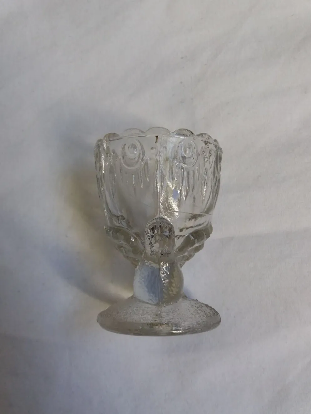 Coquetier verre moulé oiseau pigeon