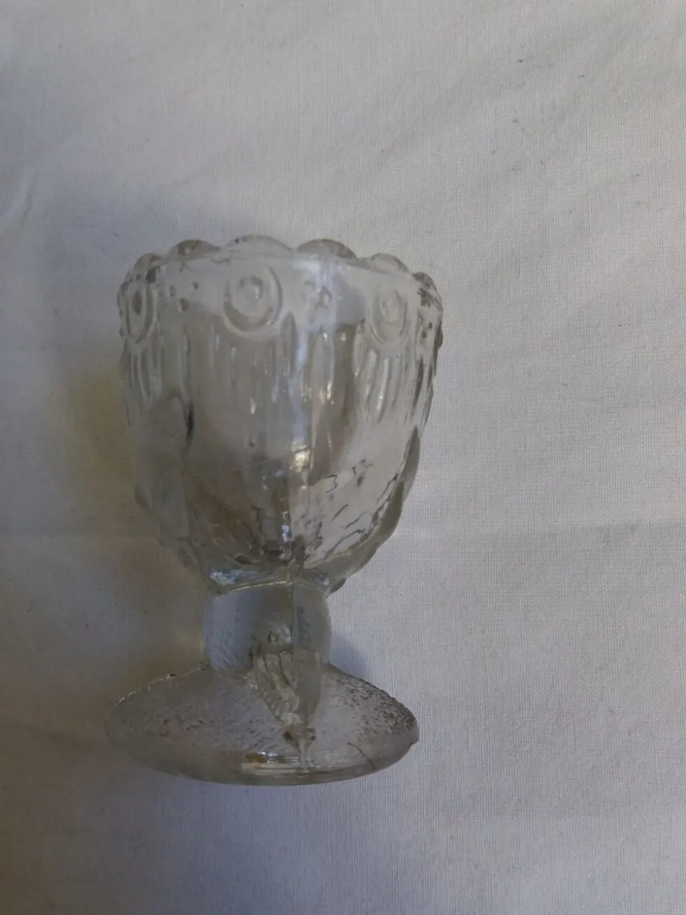 Coquetier verre moulé oiseau pigeon