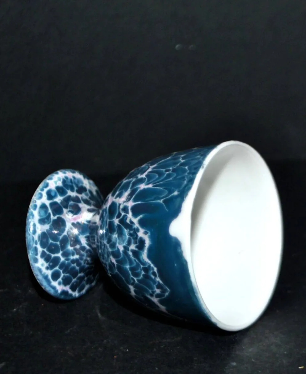 Coquetier vintage en porcelaine bleue