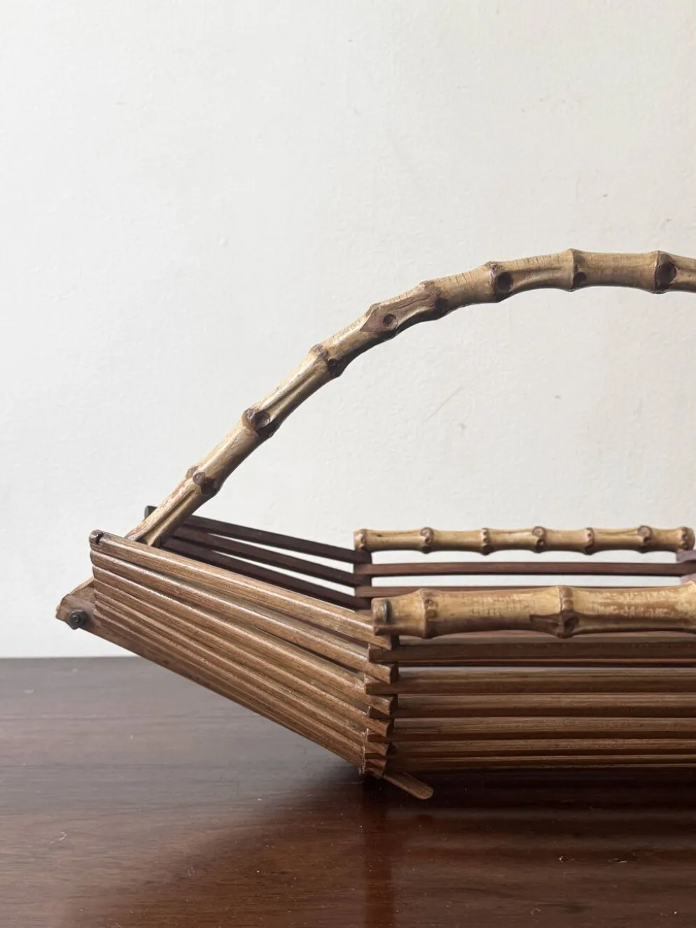 Corbeille / coupe de fruits en bois et bambou, France 1950