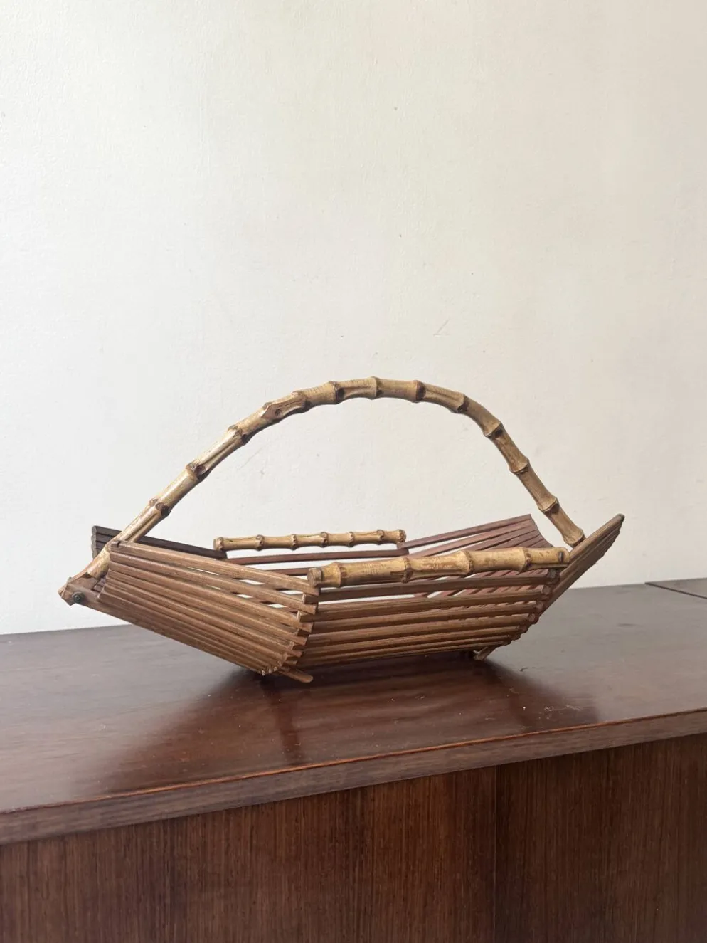 Corbeille / coupe de fruits en bois et bambou, France 1950