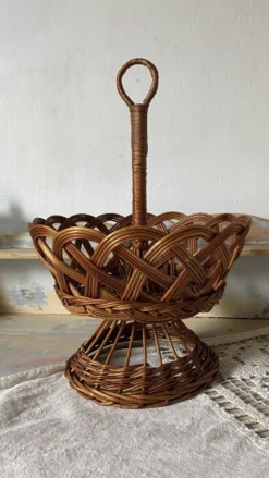 Corbeille à fruits sur pied en osier