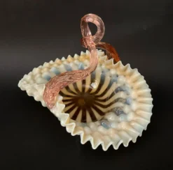 Corbeille Murano en verre soufflé opalin, Italie, années 1950-1960