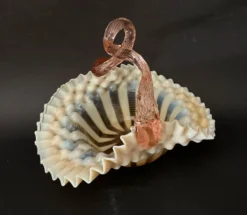 Corbeille Murano en verre soufflé opalin, Italie, années 1950-1960