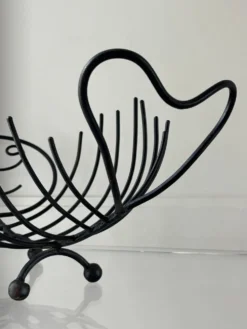Corbeille poisson en métal brutaliste