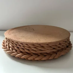 Corbeille tressée en terre cuite naturelle