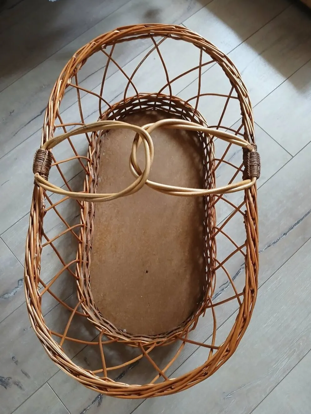 Couffin ancien en osier