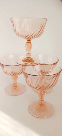 Coupe a champagne rose , rosaline