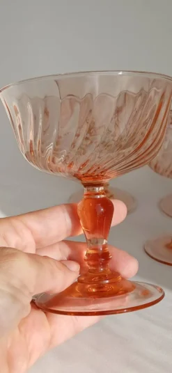 Coupe a champagne rose , rosaline