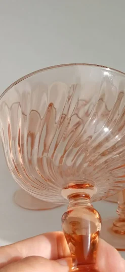 Coupe a champagne rose , rosaline