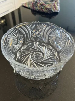 Coupe / compotier en cristal taillé sur pieds